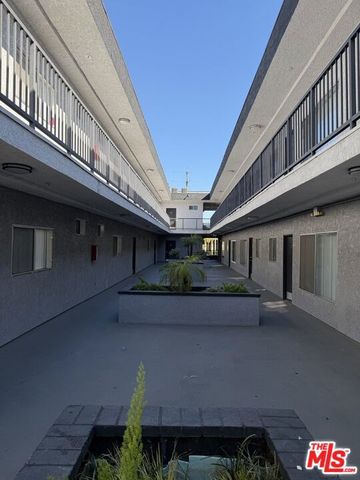 14668 Nordhoff Street, Panorama City (los Angeles), CA 91402