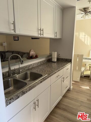 14668 Nordhoff Street, Panorama City (los Angeles), CA 91402