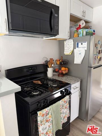 14668 Nordhoff Street, Panorama City (los Angeles), CA 91402