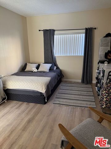 14668 Nordhoff Street, Panorama City (los Angeles), CA 91402