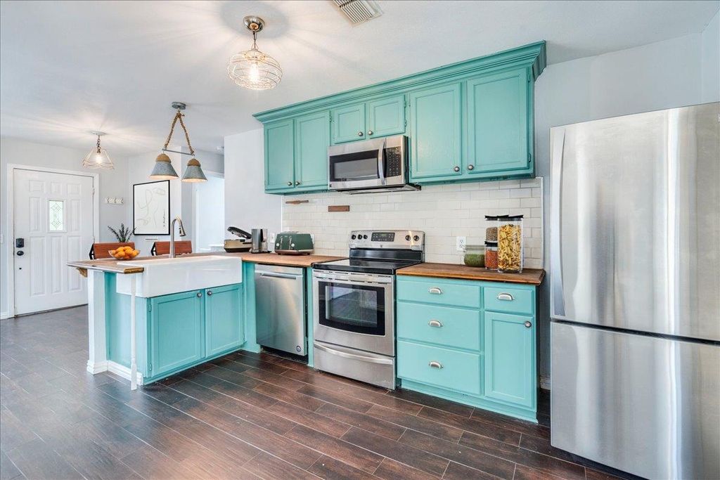 11708 Hornsby DR, Austin, TX 78753