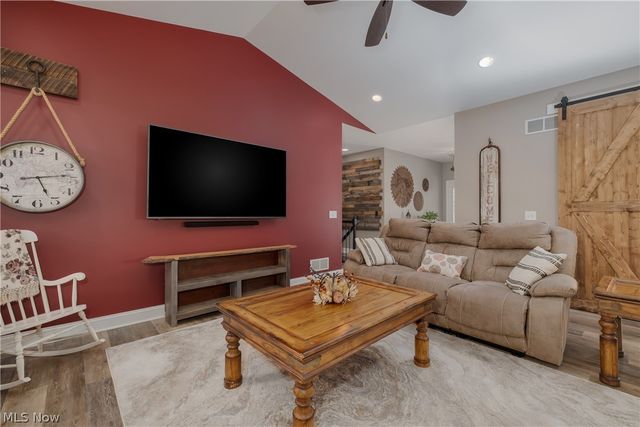 6188 Cartage Avenue NW, Canal Fulton, OH 44614
