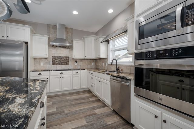 6188 Cartage Avenue NW, Canal Fulton, OH 44614