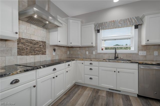 6188 Cartage Avenue NW, Canal Fulton, OH 44614