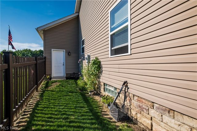 6188 Cartage Avenue NW, Canal Fulton, OH 44614