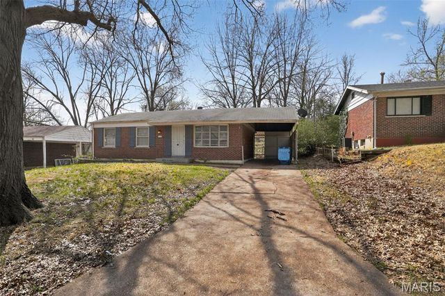 1722 Bradshaw Drive, St Louis, MO 63136