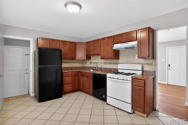 1722 Bradshaw Drive, St Louis, MO 63136