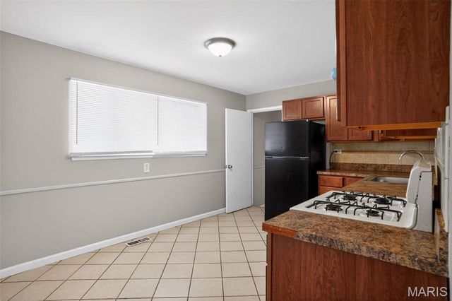 1722 Bradshaw Drive, St Louis, MO 63136