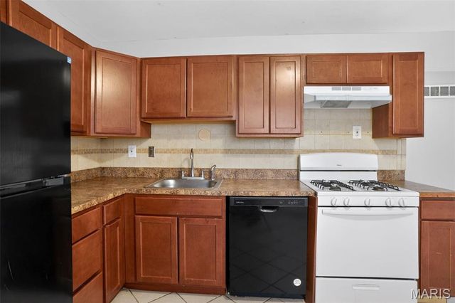 1722 Bradshaw Drive, St Louis, MO 63136