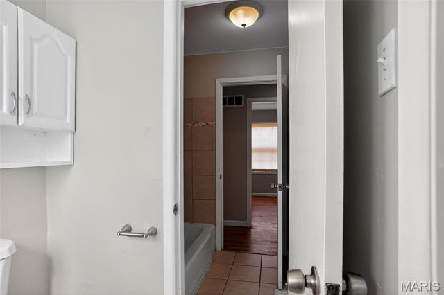 1722 Bradshaw Drive, St Louis, MO 63136