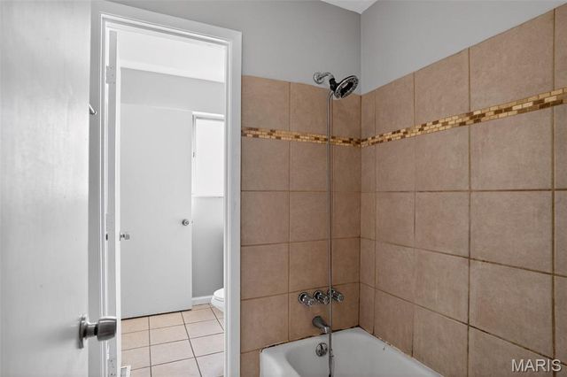 1722 Bradshaw Drive, St Louis, MO 63136