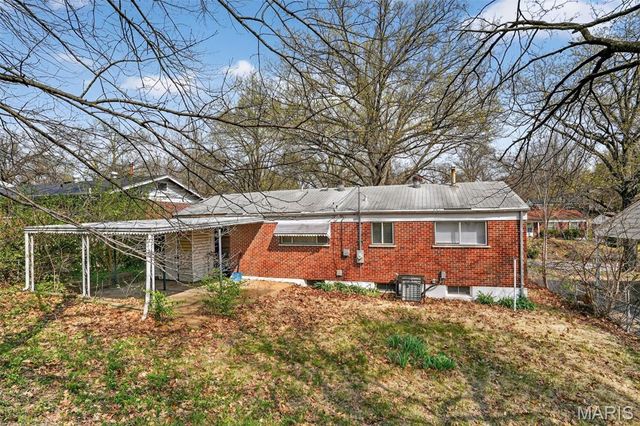 1722 Bradshaw Drive, St Louis, MO 63136