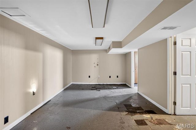 1722 Bradshaw Drive, St Louis, MO 63136