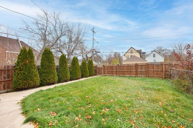 1856 N 24th PLACE, Milwaukee, WI 53205