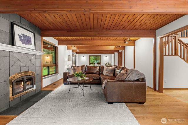 10116 136th Avenue NW, Gig Harbor, WA 98329