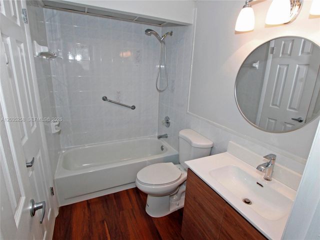 9411 SW 4th St 308, Miami, FL 33174