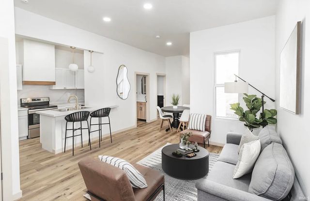 218 E Oregon Street, Evansville, IN 47715