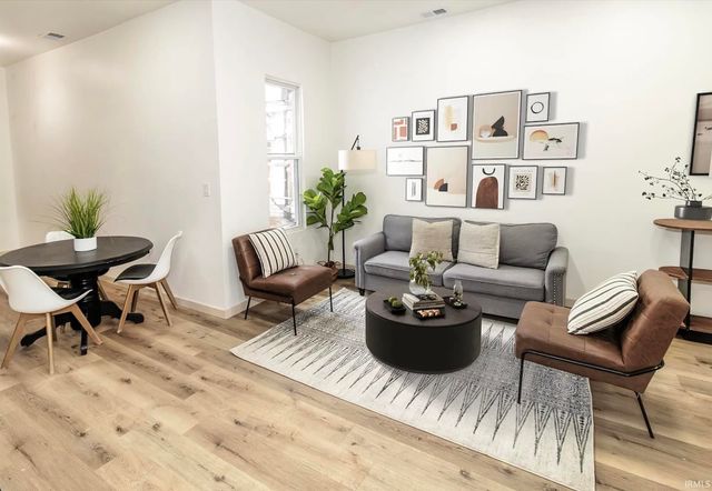 218 E Oregon Street, Evansville, IN 47715