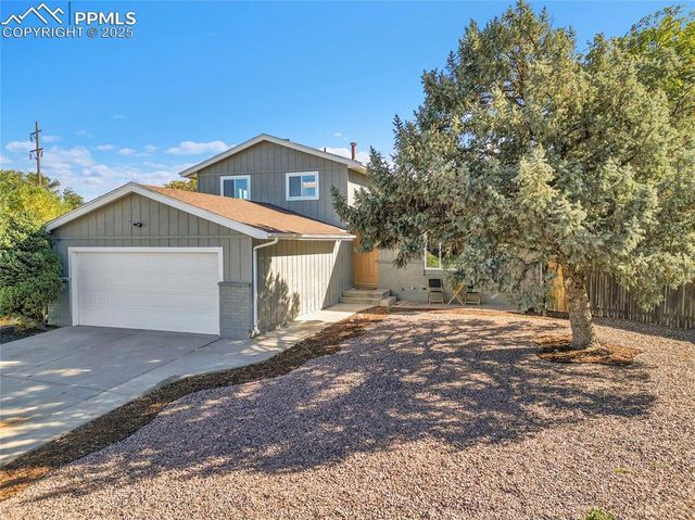 28 Pennwood Lane, Pueblo, CO 81005