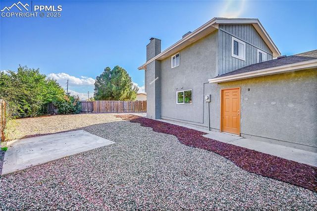 28 Pennwood Lane, Pueblo, CO 81005