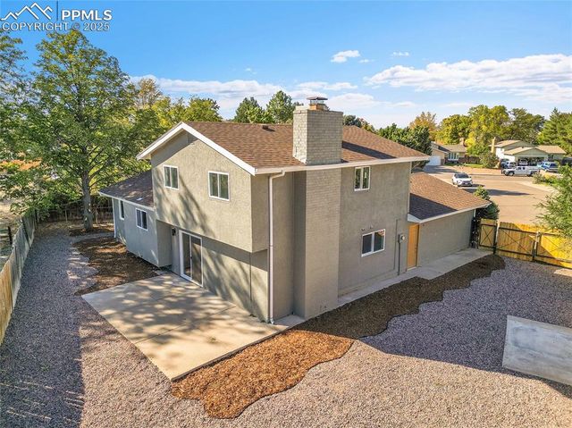28 Pennwood Lane, Pueblo, CO 81005