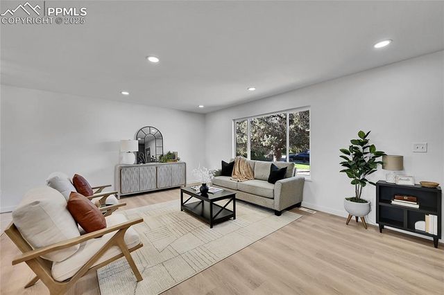 28 Pennwood Lane, Pueblo, CO 81005