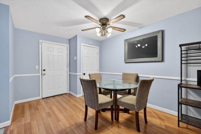 12 Timberwood Dr Unit 302, Goffstown, NH 03045