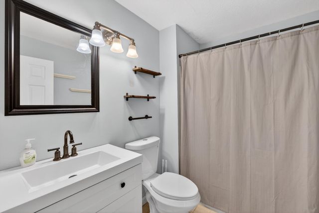 12 Timberwood Dr Unit 302, Goffstown, NH 03045