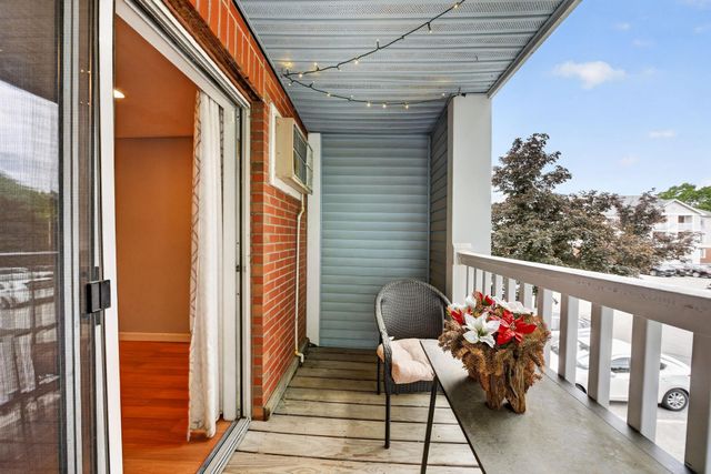 12 Timberwood Dr Unit 302, Goffstown, NH 03045
