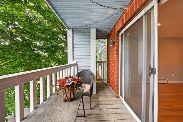 12 Timberwood Dr Unit 302, Goffstown, NH 03045