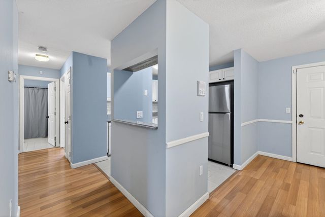 12 Timberwood Dr Unit 302, Goffstown, NH 03045