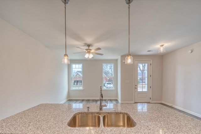 200 E WASHINGTON AVE, Covington, TN 38019