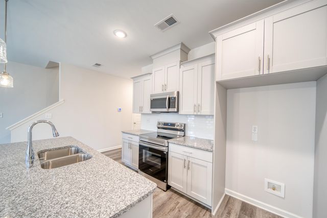 200 E WASHINGTON AVE, Covington, TN 38019