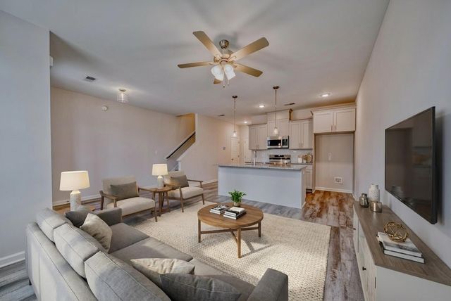 200 E WASHINGTON AVE, Covington, TN 38019