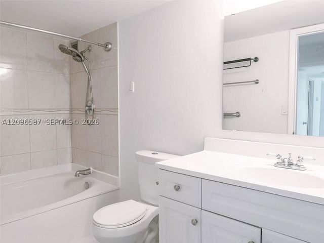 1000 Parkview Dr 501, Hallandale Beach, FL 33009