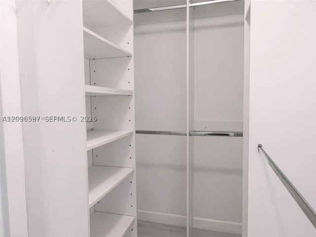 1000 Parkview Dr 501, Hallandale Beach, FL 33009