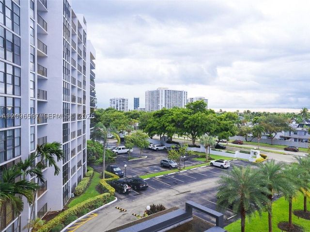 1000 Parkview Dr 501, Hallandale Beach, FL 33009