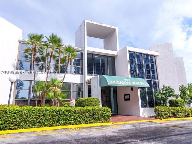 1000 Parkview Dr 501, Hallandale Beach, FL 33009