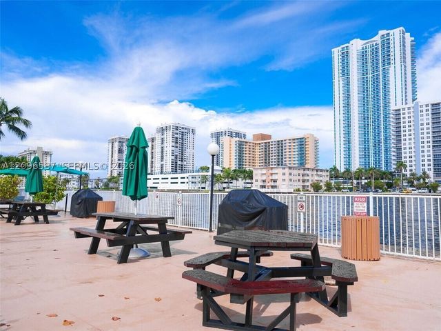 1000 Parkview Dr 501, Hallandale Beach, FL 33009