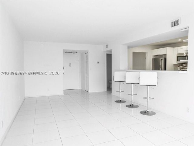1000 Parkview Dr 501, Hallandale Beach, FL 33009