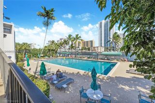 1000 Parkview Dr 501, Hallandale Beach, FL 33009