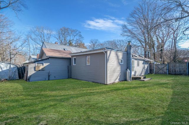 66 Palm Road, Rocky Point, NY 11778