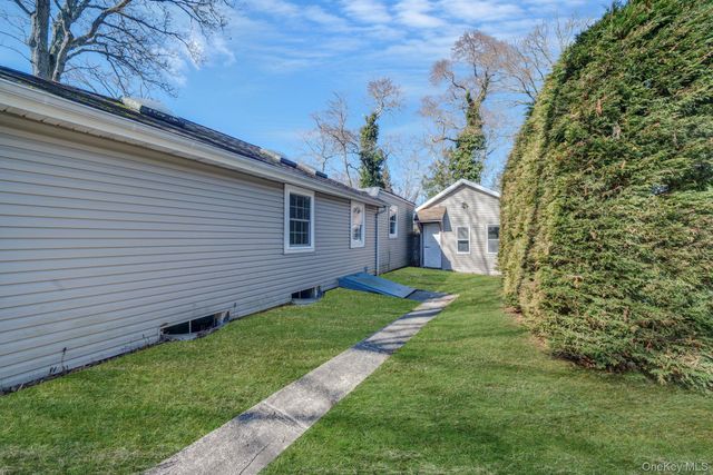 66 Palm Road, Rocky Point, NY 11778