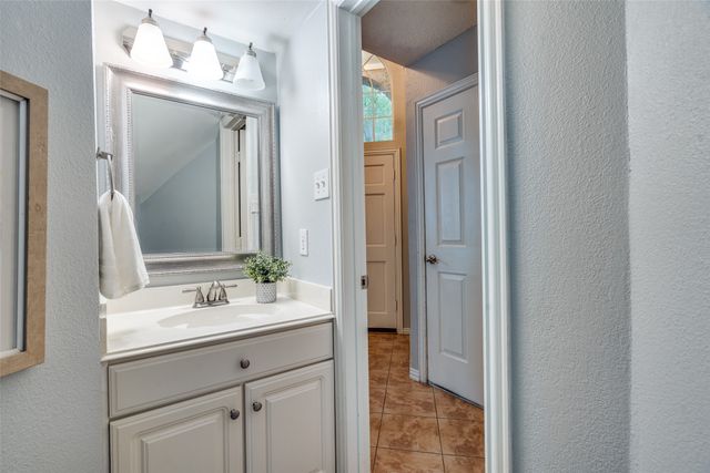 14592 Evergreen Court, Addison, TX 75001