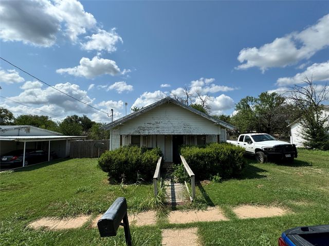 308 E 4th Street, Coleman, TX 76834