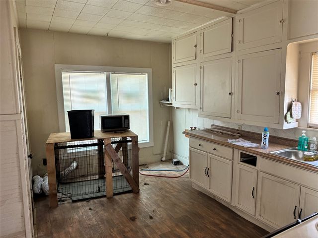 308 E 4th Street, Coleman, TX 76834