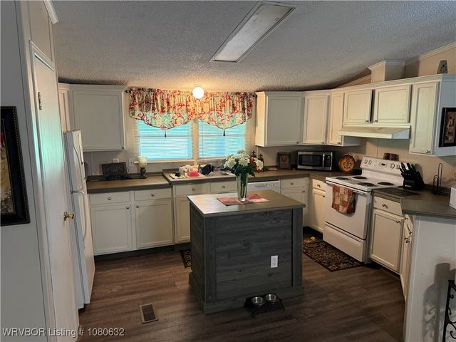 465207 HWY 141, Gans, OK 74936