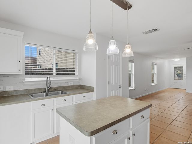 2215 Mission View, San Antonio, TX 78223