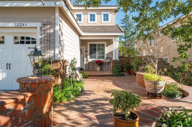 32246 Big Oak Lane, Castaic, CA 91384