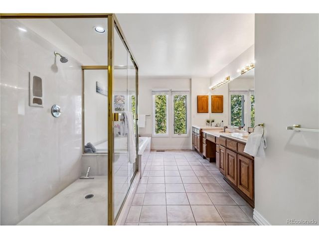 2154 S Parfet Dr, Lakewood, CO 80227